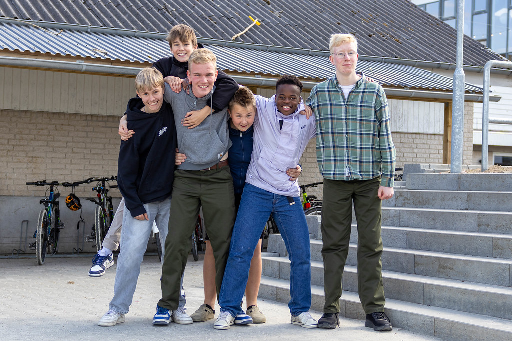 img_6740jpg_54509400150_l Drenge på friskole poserer til et billede
